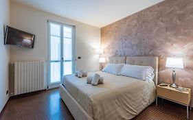 Accademia Holiday Apartment